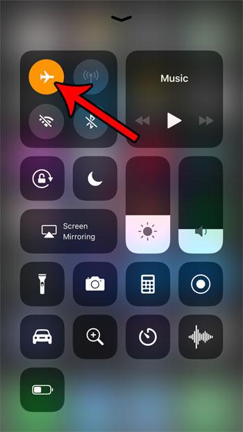 飛行機モードを無効にしてiOS 15セルラーデータが機能しない