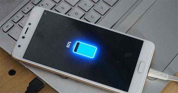 電話を充電します
